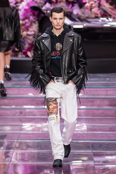 Look 14